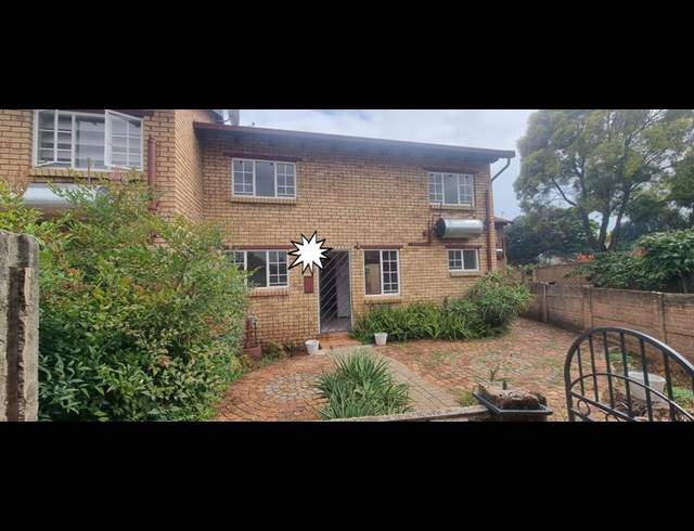 2 BEDROOM TOWNHOUSE FOR SALE IN CELTISDAL